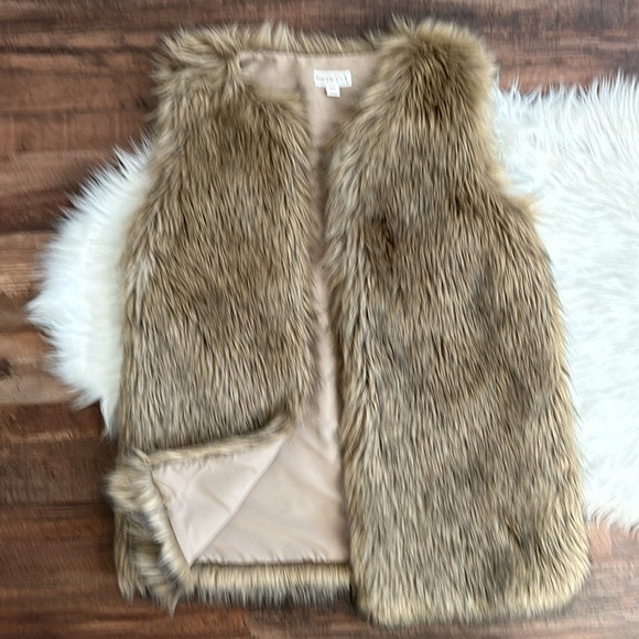Mossimo | Faux Fur Vest  | Tan | Size S - Picture 3 of 9
